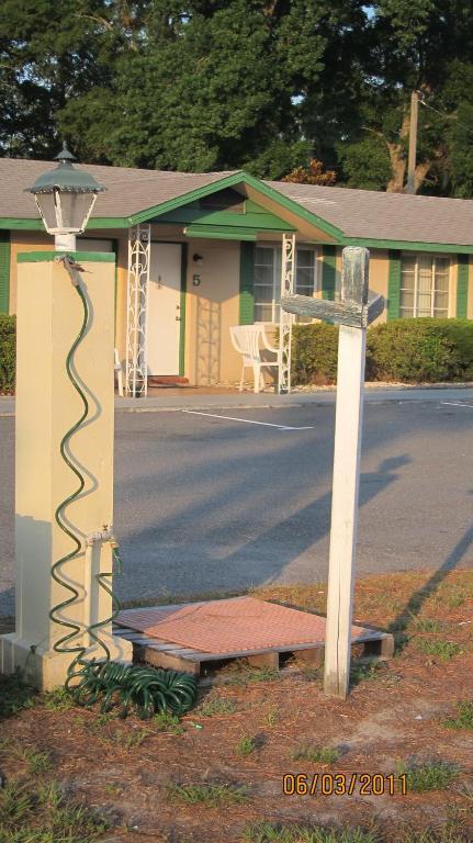High Springs Country Inn Екстер'єр фото