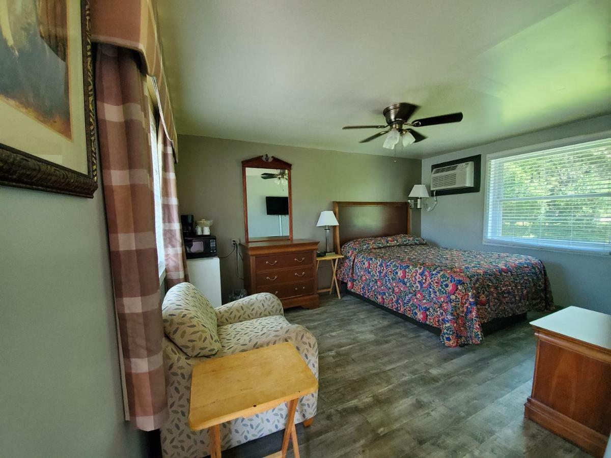 High Springs Country Inn Екстер'єр фото